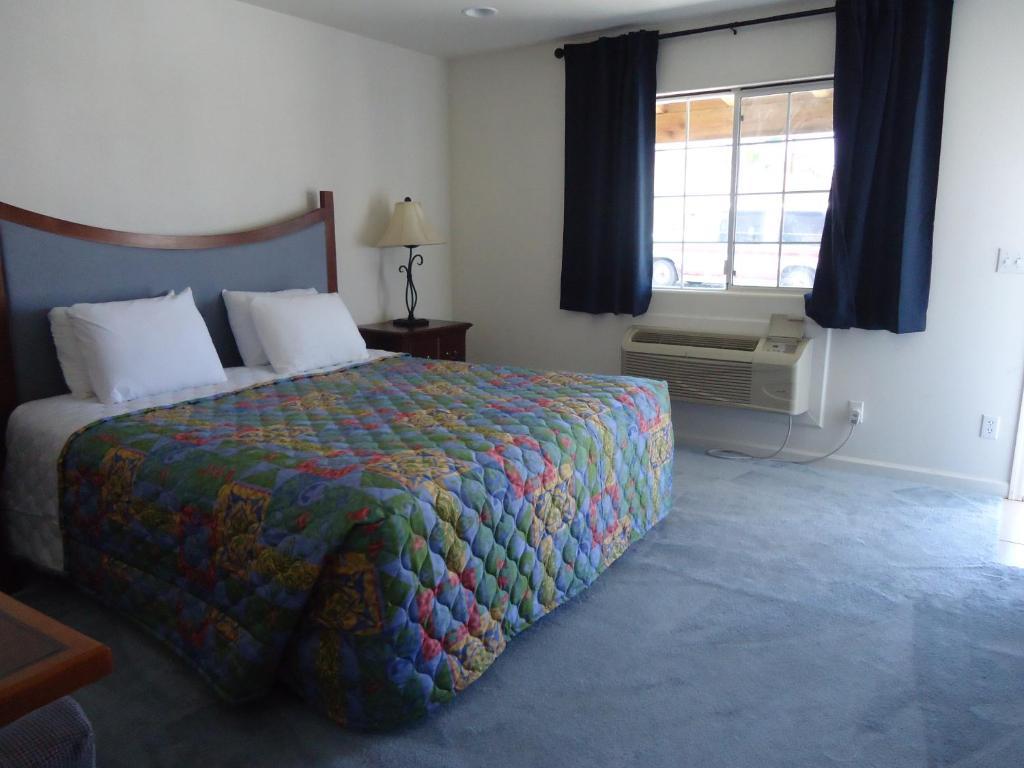 River Valley Inn Needles Ruang foto