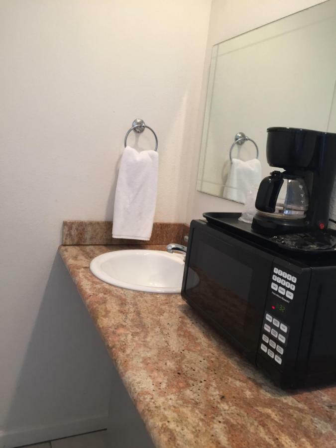 River Valley Inn Needles Bagian luar foto