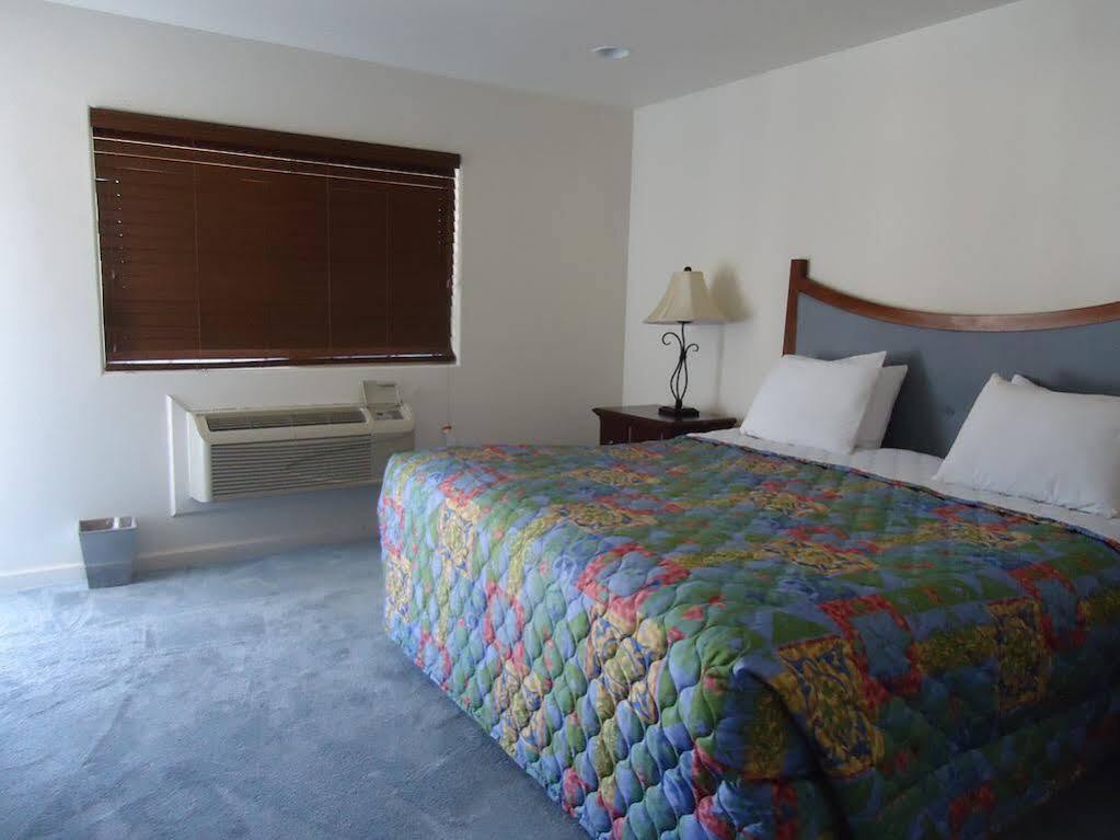 River Valley Inn Needles Bagian luar foto